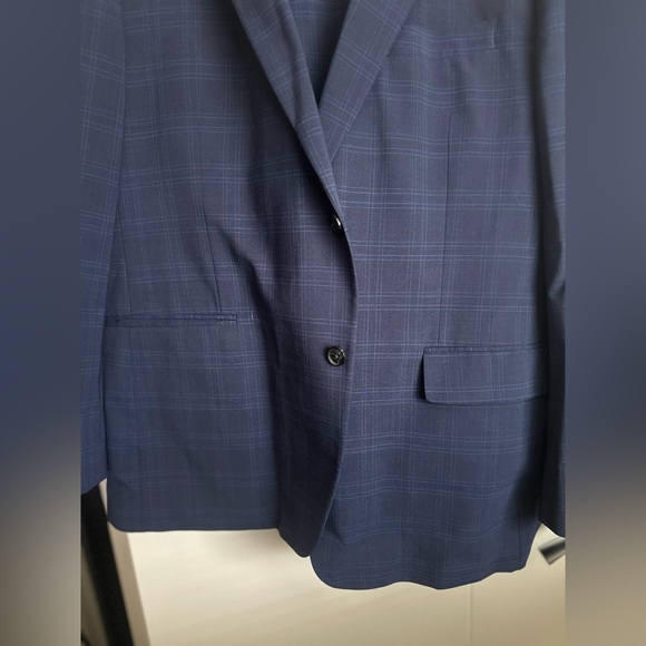 Suit bundle 48L - Picture 2 of 8